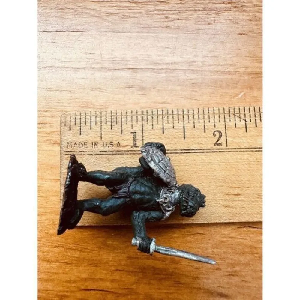 Lizard Man‎ Armor Class 5(4) W/sword Miniature Fantasy AD&D 1970's Hand Painted